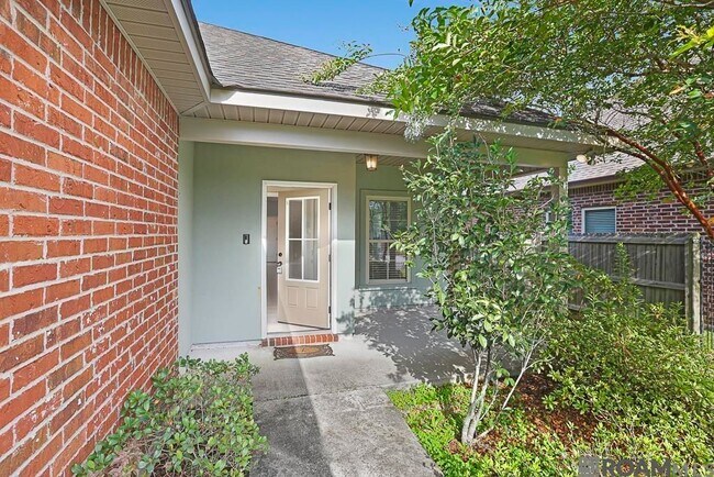 Foto del edificio - 18317 Sunset Park Dr