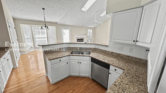 Building Photo - 6330 Wyler Dr