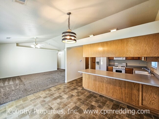 Building Photo - 3 Bedroom House on Cul-De-Sac Available Soon!