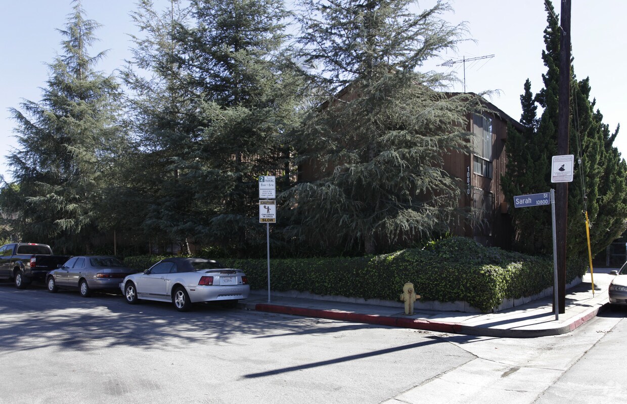 Primary Photo - Sarah St Apartments