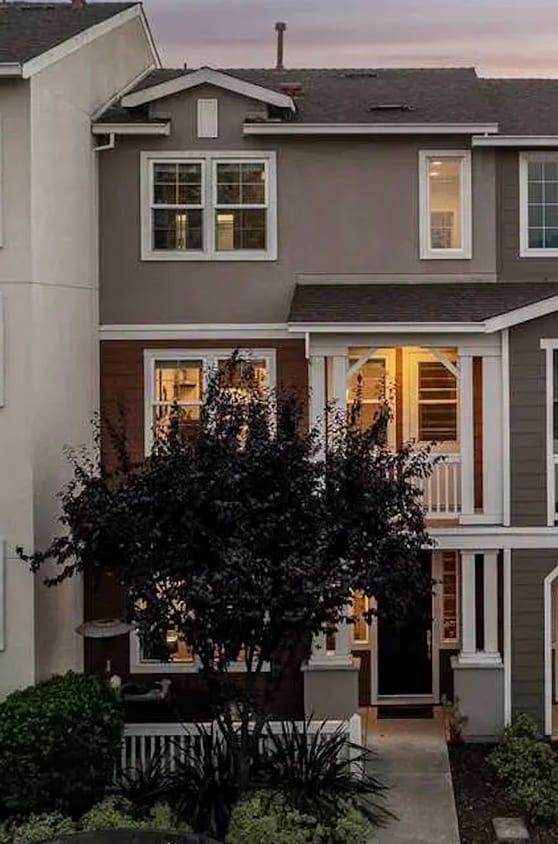 Primary Photo - 3205 Jetty Dr