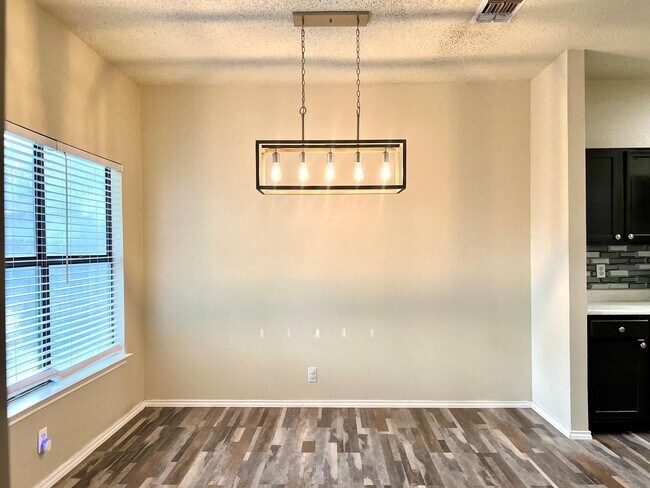 Foto del edificio - 207 Canoga Park Dr