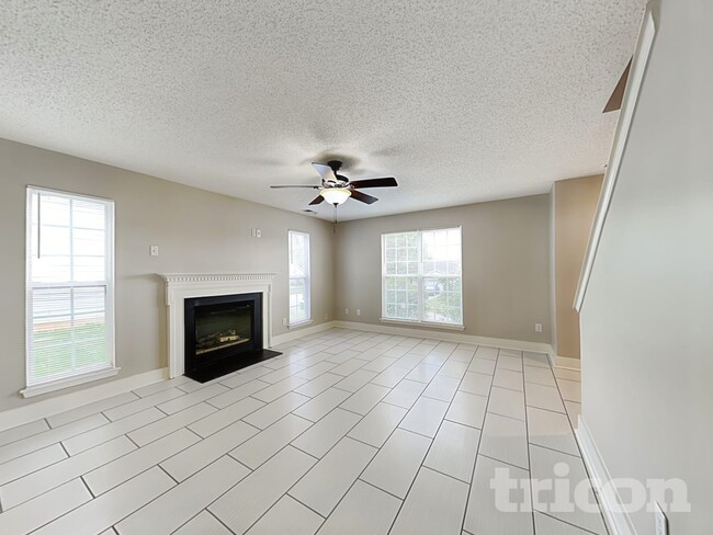 Building Photo - 7116 Lowen Rd