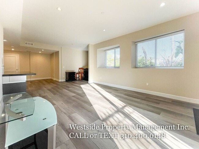 Building Photo - 3 br, 3.5 bath House - 10930 National Blvd...