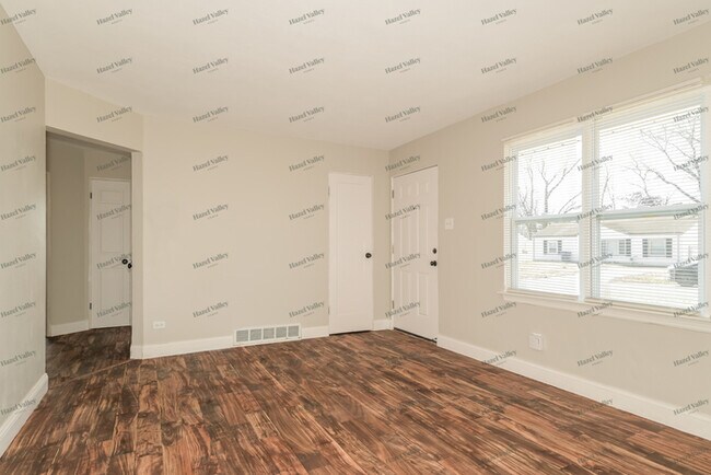 Foto del edificio - 9854 Dennis Dr