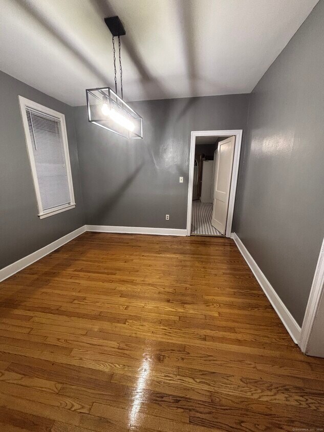 Foto principal - 33 Aetna St