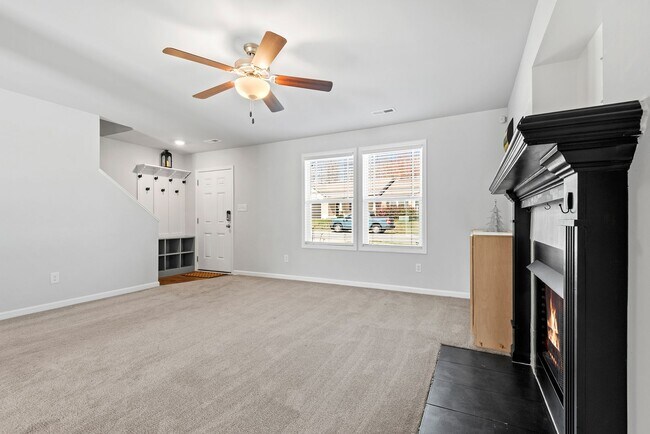 Foto del edificio - Gorgeous and Quiet 3Bed/2.5 Bath in Benson NC