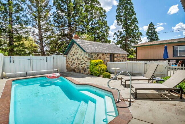 Building Photo - 3430 Gwynelle Ct