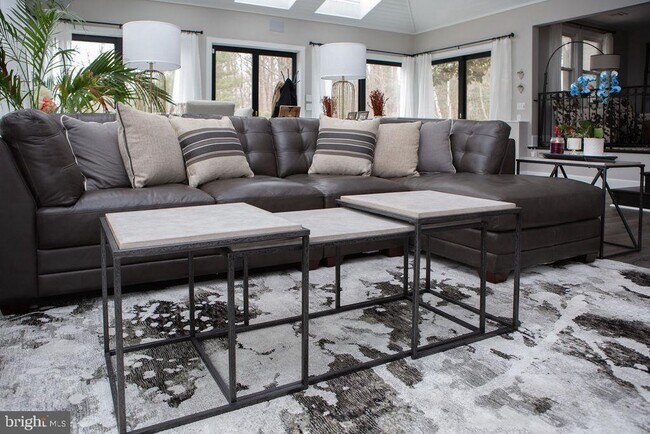 Foto del edificio - 15841 York Rd