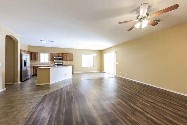 Building Photo - 15221 N 177th Dr