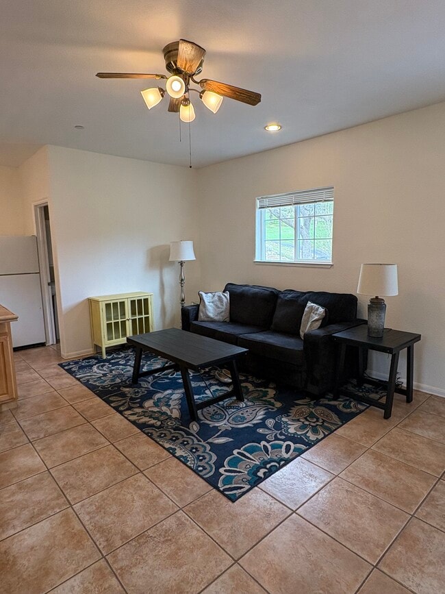 Foto del edificio - 42 Jacks Ln