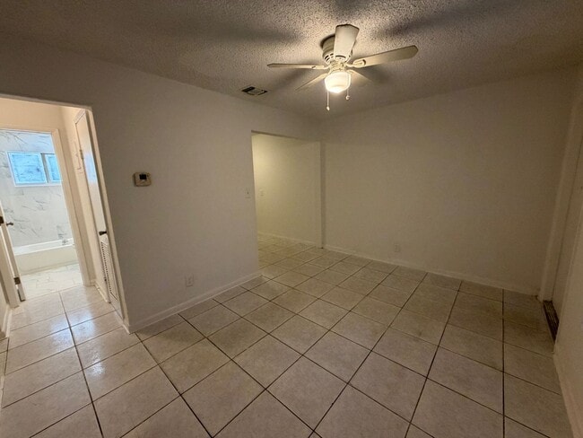 Building Photo - 161 NW 43rd Ct