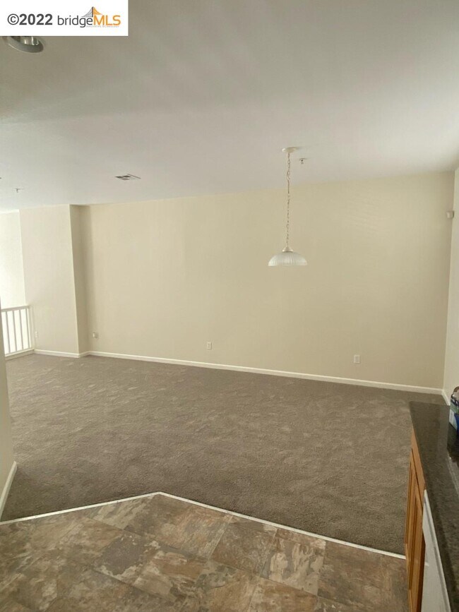 Building Photo - 1430 Summer Ln