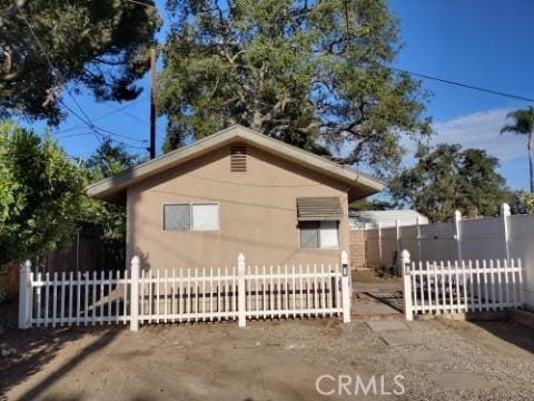 Building Photo - 947 E Cypress Ave