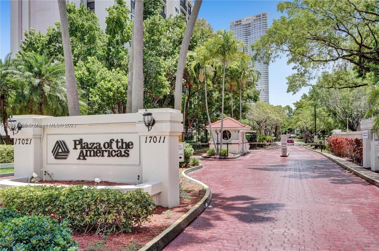 Foto principal - 17021 N Bay Rd