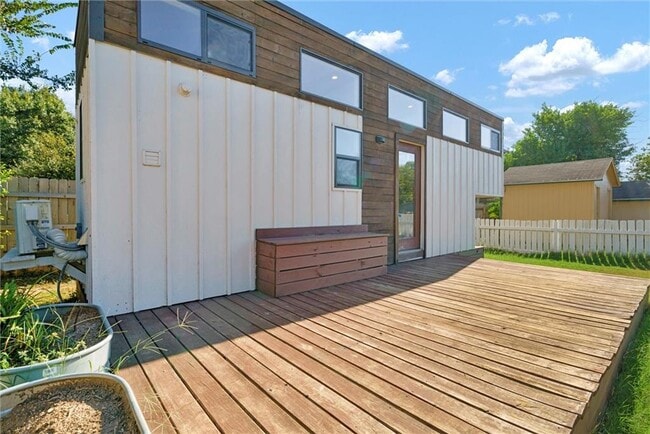 Foto del edificio - 1607 Sanchez St