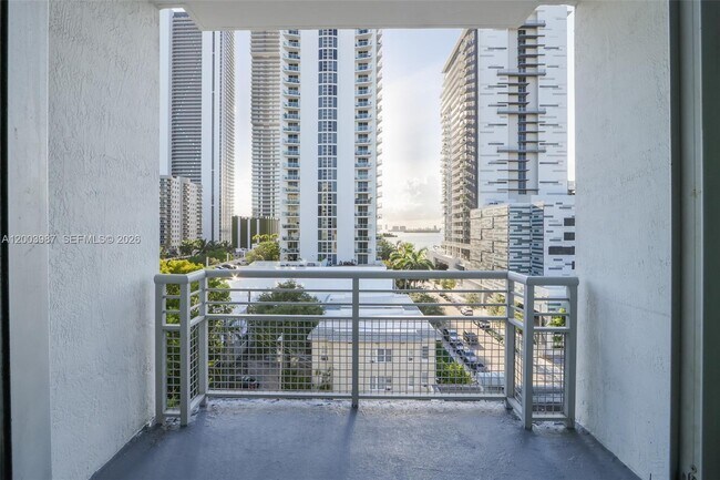 Foto del edificio - 2200 NE 4th Ave