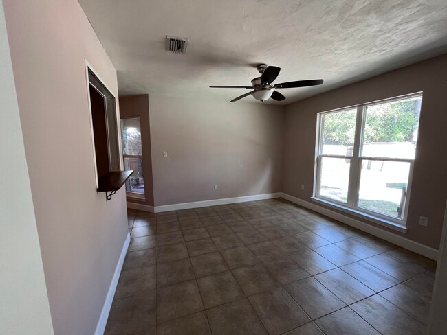 Foto del edificio - 540 E Timberlake Dr