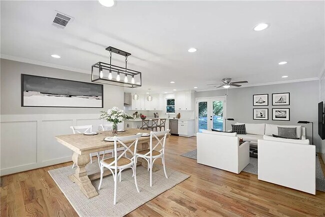 Photo - 334 Michael Dr House