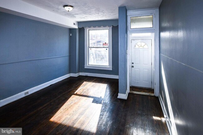 Foto del edificio - 2116 W Baltimore St