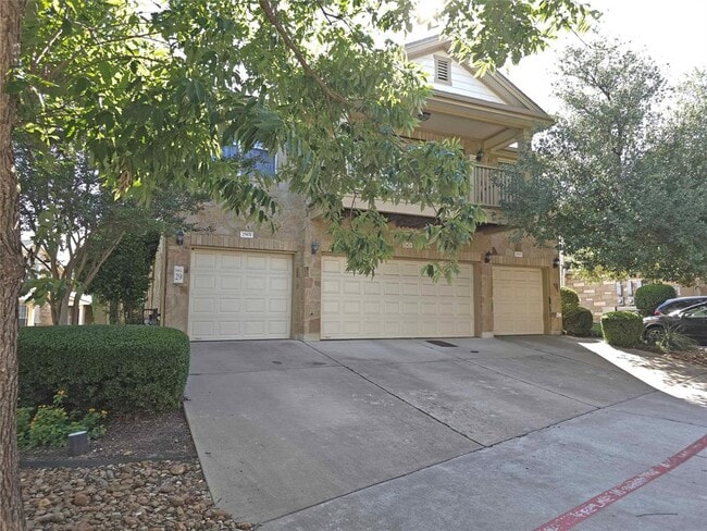 Building Photo - 16100 S Great Oaks Dr