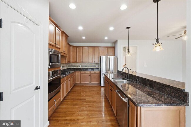 Building Photo - 21253 Park Grove Terrace