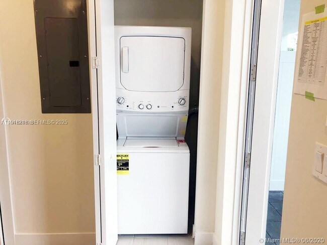 Foto del edificio - 10229 NW 64th Terrace