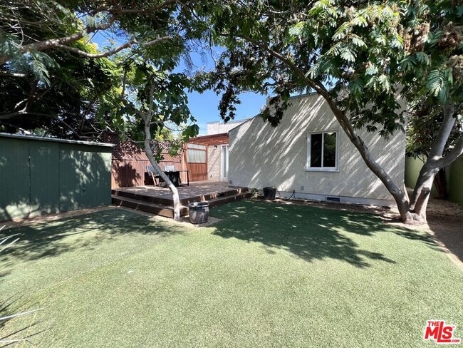 Foto del edificio - 832 Indiana Ave