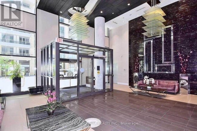 Building Photo - 275 Yorkland Rd