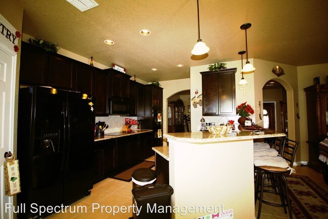 Building Photo - 3 br, 2.5 bath House - 6402 Lowrie Block