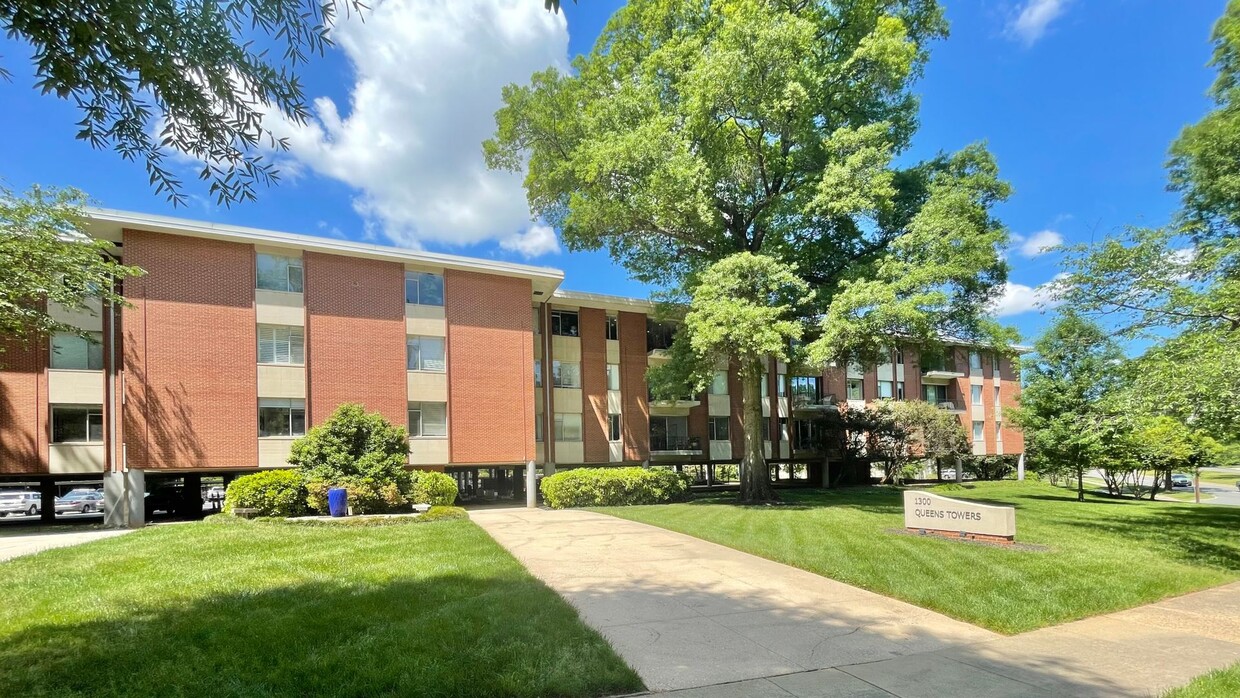 Primary Photo - 1300 Queens Road #309