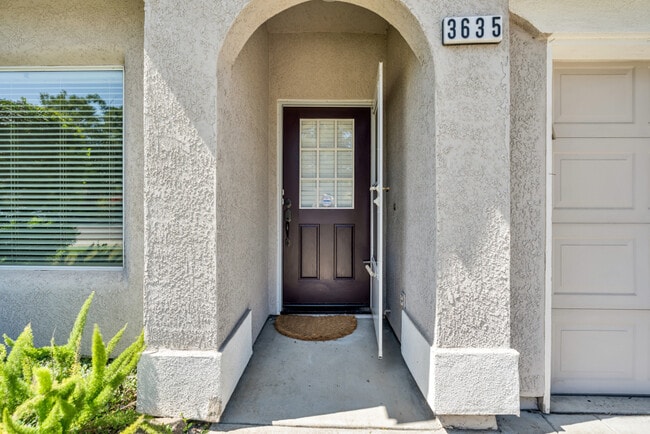 Building Photo - 3635 Poppy Hill Way