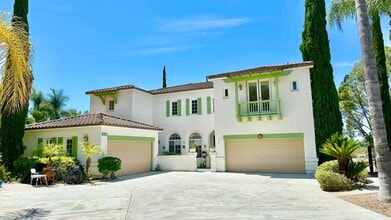 Building Photo - 2894 Dos Lomas