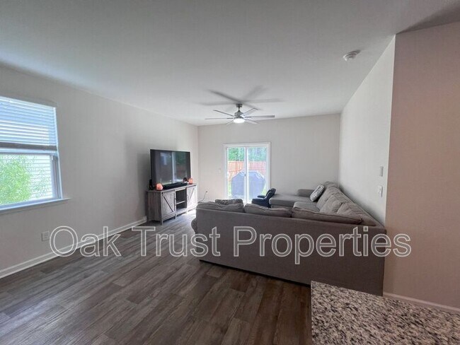 Building Photo - 129 Blossom Wood Ln