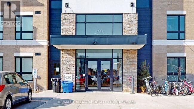 Building Photo - 630-630 Sauve St