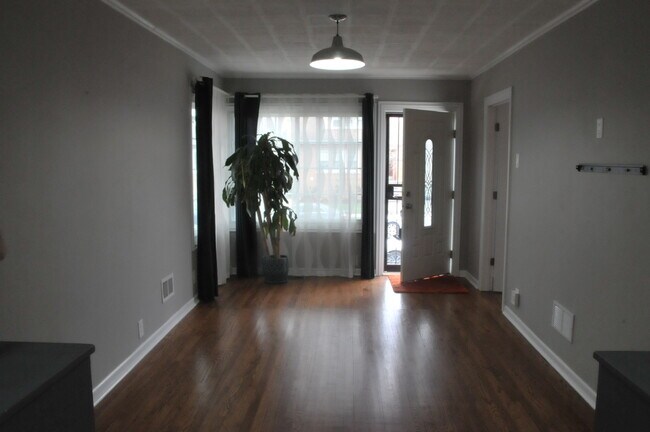 Building Photo - 4127 N Ottawa Ave