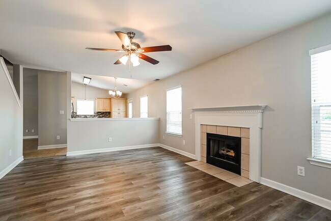 Foto del edificio - 4706 Capstone Dr