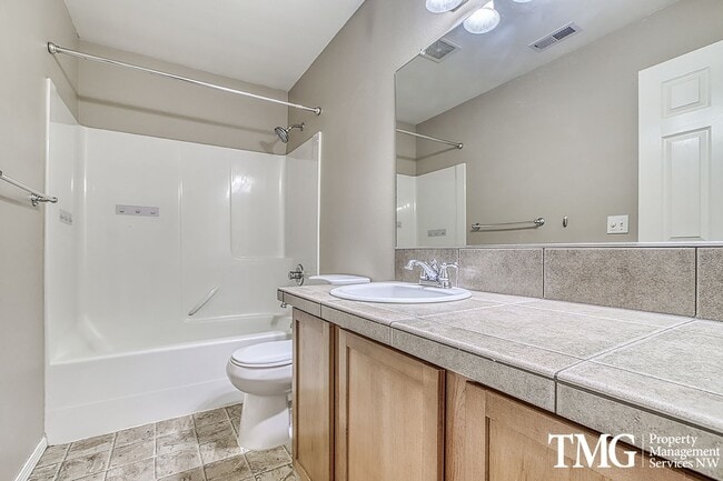 Foto del edificio - Beautiful 3 bed 2.5 Bath Townhome in Hillsboro