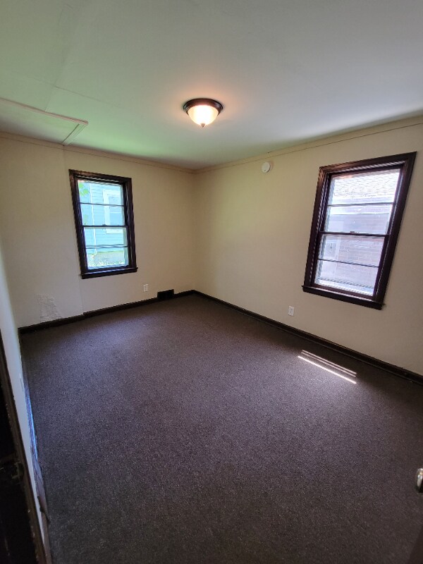 Building Photo - 1303 Linwood Ave