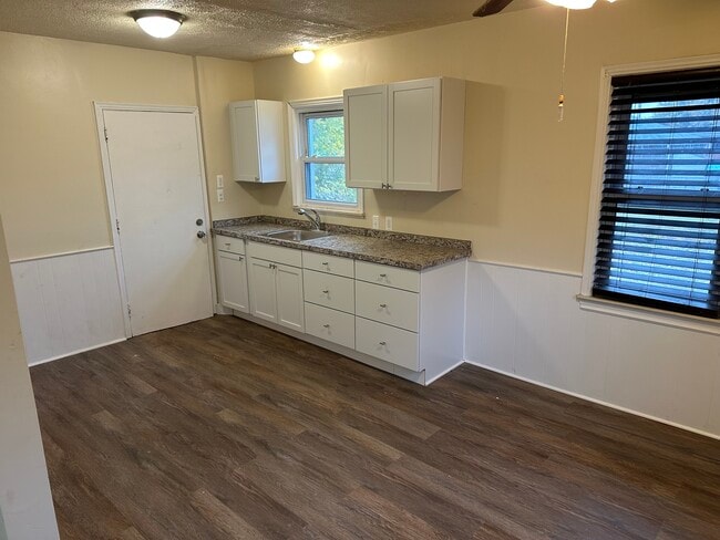 Foto del edificio - 7517 Sterling