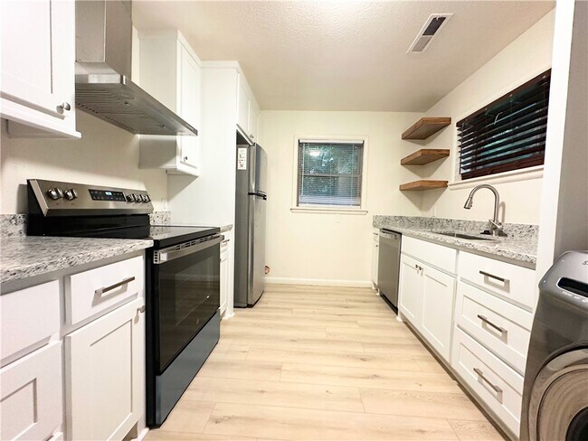 Foto del edificio - 515 Fallin Ave