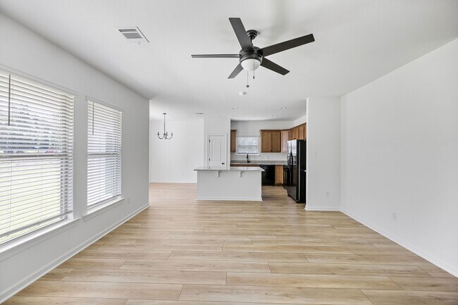 Foto del edificio - 44256 Doc Hyde Rd