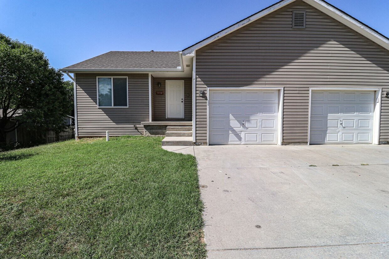 Foto principal - 1104 W Clyde St