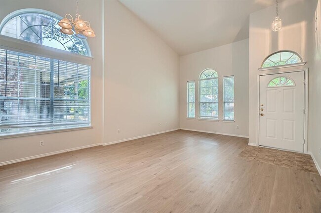 Building Photo - 2608 Dryden St