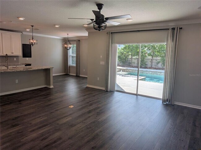 Foto del edificio - 5320 Little Stream Ln