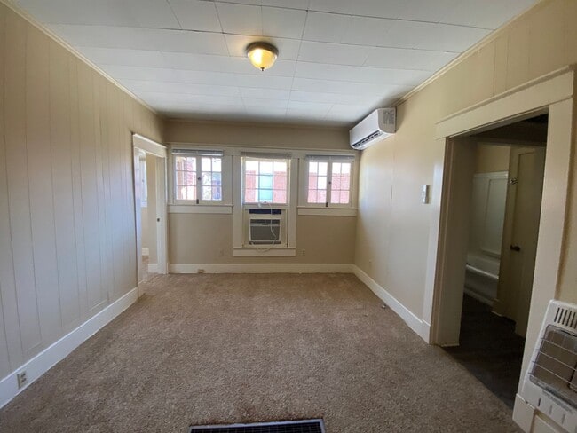 Foto del edificio - 105 W Cherry Ave