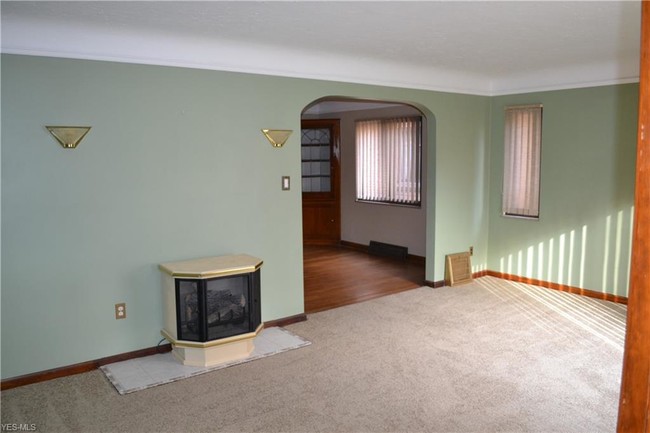 Building Photo - 17116 Chatfield Ave