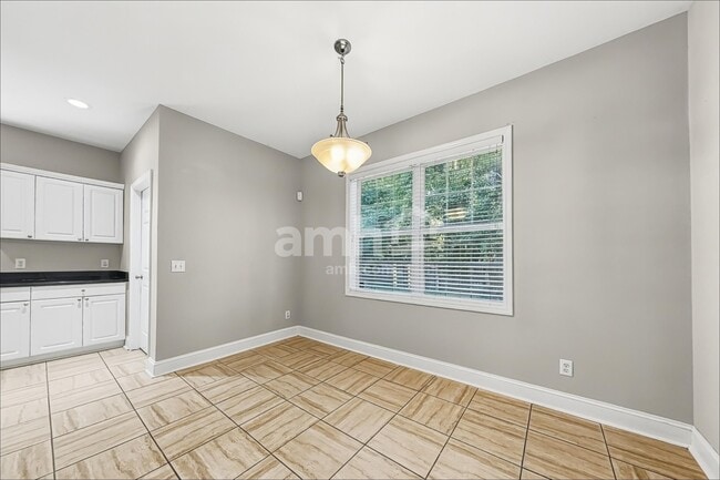 Building Photo - 45 Wintergreen Dr