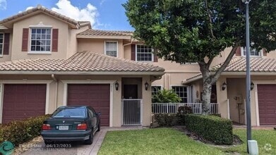 Building Photo - 3409 Lakeside Dr