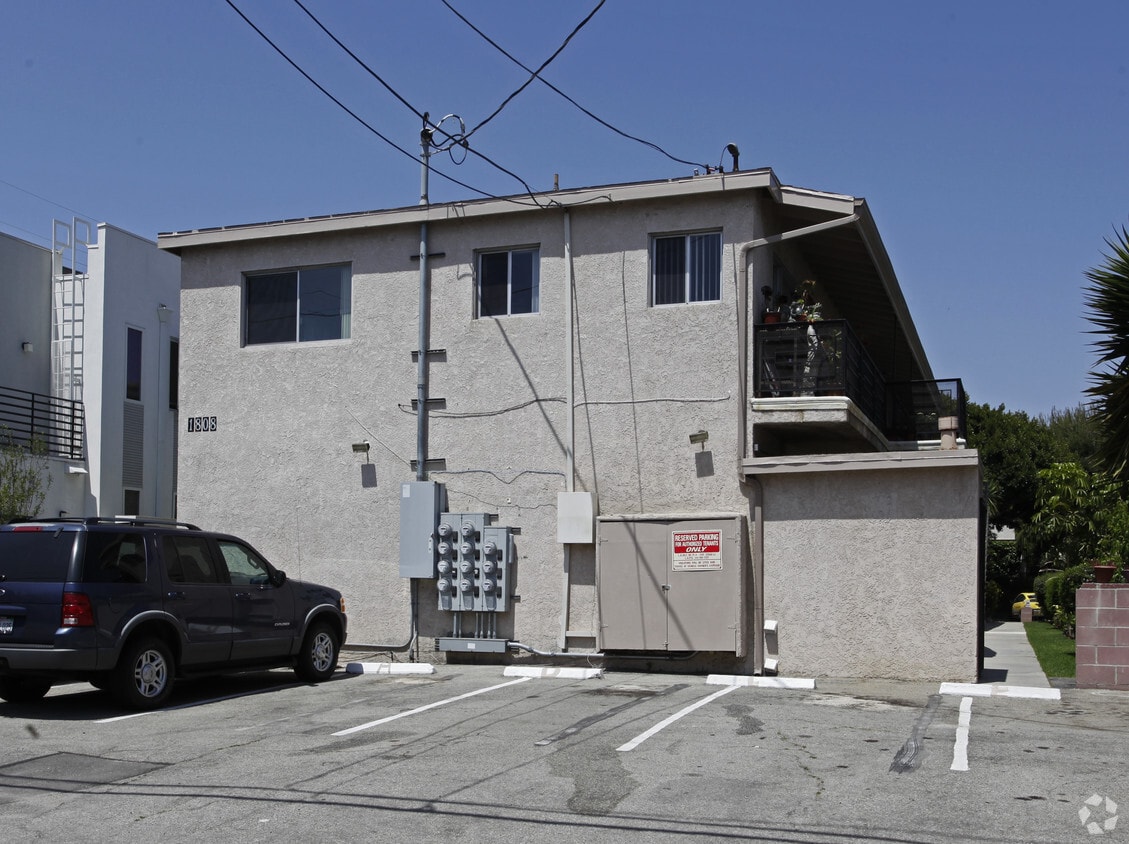 Building Photo - 1808 10th St